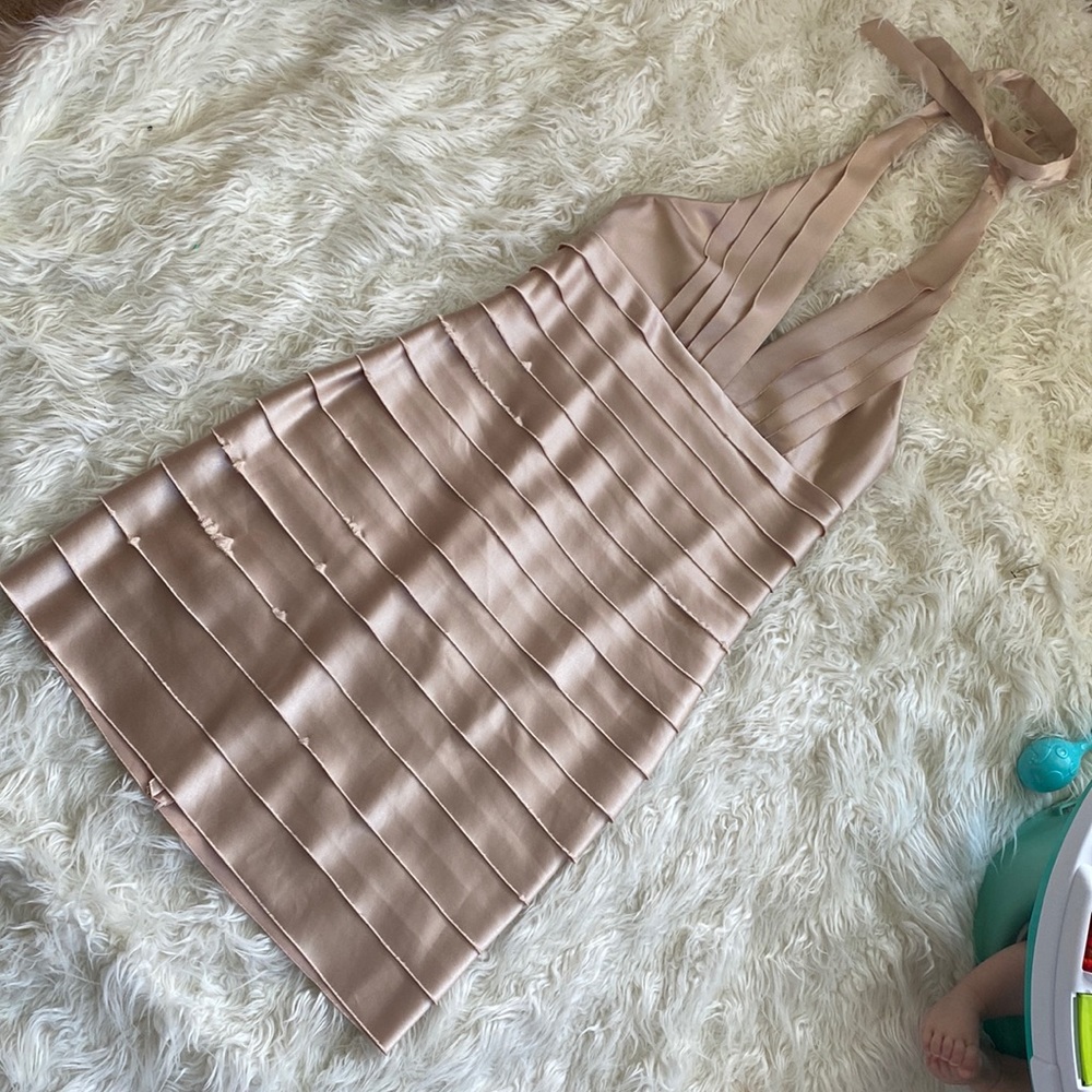 💕🤍🤎BCBGMaxazria Satin Tiered Halter top Dress Size 8 🤎🤍💕